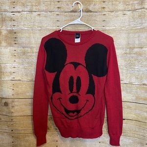 Disney Mickey Mouse sweater 🛍